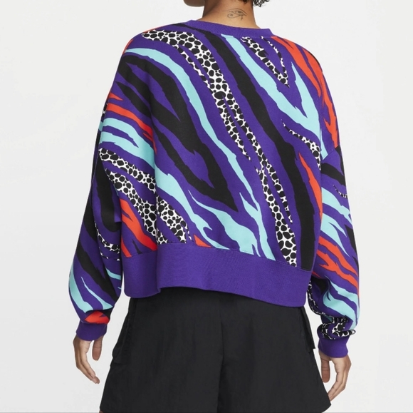 NWT Women's Nike sweatshirt - Picture 2 of 10